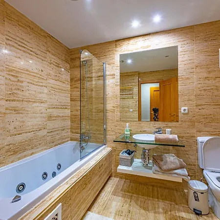 Marina Luxury Apartment *
